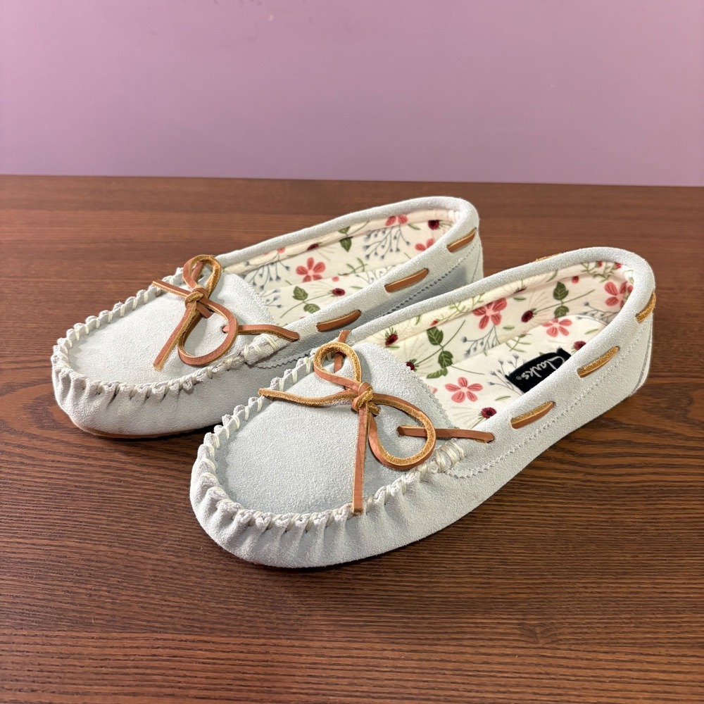 Clarks Suede Moccasin Slippers Shoes Womens 9M Comfy Cute EUC Floral Bow